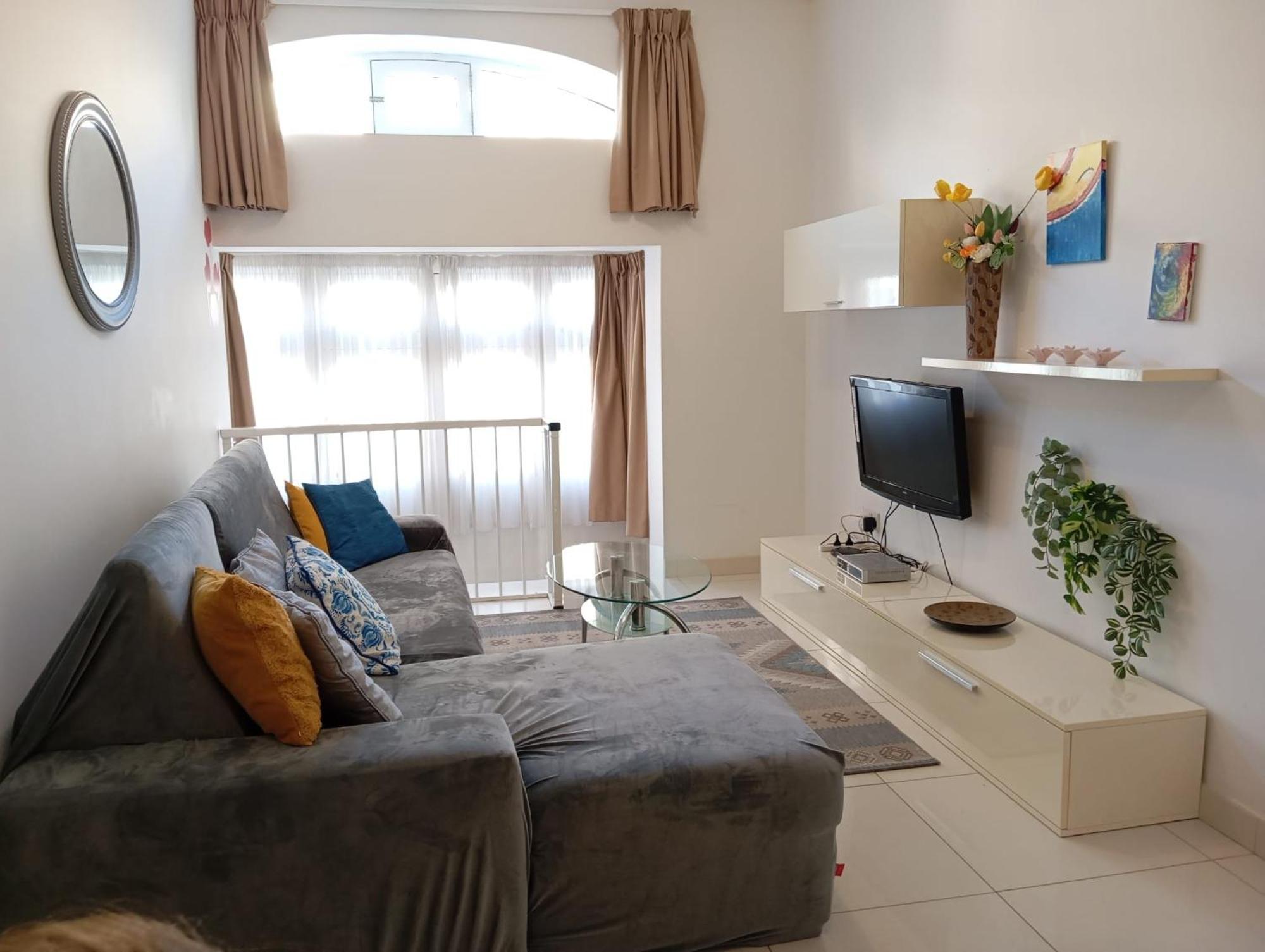 Modern Apartment In The Heart Of Sliema Steps From The Seafront Ngoại thất bức ảnh